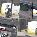 Devojčica (15) ubijena ispred tržnog centra! Bila na putu do škole, londonska policija uhapsila tinejdžera (video)