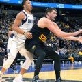 MVP nivo i protiv dončića: Jokić dominirao u pobedi Denvera nad Maveriksom na premijeri NBA kupa (video)