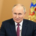 Putin nije izašao na glasačko mesto Predsednik Rusije ipak dao glas, evo i kako