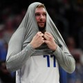 Kad je bilo najvažnije - Luka Dončić zakazao! Ništa nije mogao da pogodi, obrukao se za kraj (video)