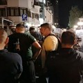 VIDEO Napeto u Kraljevu: Policijski kordon razdvaja građane i simpatizere SNS-a