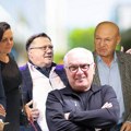 Pevači koji su najlepše pesme posvetili suprugama: Jedna pet dana nije ustala iz kreveta kada je čula numeru