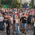 Oko hiljadu roditelja i učenika podržalo jednočasovni štrajk profesora Jovine gimnazije