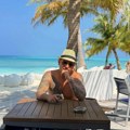 "Darko Lazić zaglavljen na Maldivima, samo da ne krene kolima odande" Pevač zarobljen na egzotičnoj destinaciji, društvene…