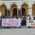 Protest podrške učenicima i profesorima Gimnazije „Jovan Jovanović Zmaj“ u Novom Sadu počeo na Trgu slobode pod parolom…