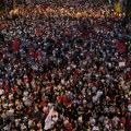 Flamingo revolucija: Najmasovniji protest u Tirani do sada: Svi protiv izgradnje odmarališta Džareda Kušnera