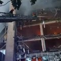 Napadnuta luka na Dunavu: Rusi udarili opasno blizu granice NATO, Zelenski: Velika šteta nakon eksplozija (video)