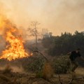 Besne šumski požari na Zakintosu i Rodosu: Civilna zaštita tražila evakuaciju, vatra oštetila kuće