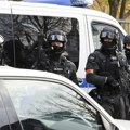 U toku policijska operacija u Hamburgu nakon pretnje oružjem nastavniku u školi