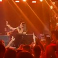 (Video) Prija izgorela na drugom koncertu u Nišu! Lomila se u struku kao nikad dosad, a evo šta je uradila za svakog u prvom…