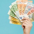 Prosečna plata u komšiluku u decembru išla do 1.300 evra: Najviša iznosila 2.100, najmanja 760 evra
