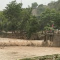 Raste broj žrtava u Indoneziji: U poplavama i klizištima stradalo najmanje 26 osoba
