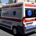 Žena sletela sa puta, pa se zakucala u bankinu: Sobraćajna nesreća na auto-putu ka Novom Beogradu, auto smrskan, delovi…