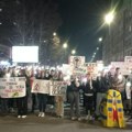 U Leskovcu večeras nekoliko hiljada ljudi na protestu sa studentima