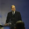 Vučić obavestio Makrona o protestima u Srbiji, dijalog jedini način za izlazak iz političke krize