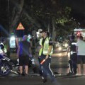 Udes na Lepeničkom bulevaru: Sudar motora i automobila, policija na licu mesta