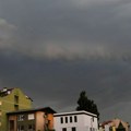 Odleteo deo krova na nadograđenom delu zgrade u Novom Sadu
