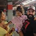 Luka u rukama nosi malu Noru: Zatekli smo rijaliti učesnike u tržnom centru: A evo šta je Aneli rekla o ulasku Stanije u Elitu…