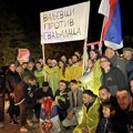 Studenti iz Novog Pazara na Divčibare dočekani uz baklje