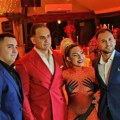 (Foto) "velika porodica": Jovana Jeremić spojila bivše, Vojislav i Dragan se grle - tu su u njegovi sinovi i voditeljkina…