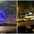 (Video) Incident ispred Osnovne škole u Novom Sadu! Policijsko vozilo se sudarilo sa taksijem