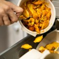 Italija prva u Evropi po bacanju hrane: Rasipa se više od pola kilograma nedeljno po osobi