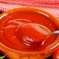 Recept za domaći kečap bez konzervansa i aditiva: Savršeno je gust i ukusniji od kupovnog - pravi se jednom, jede cele godine!…