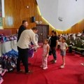 Grad i ove godine obezbedio rančeve i školski pribor za 100 romskih predškolaca i prvaka