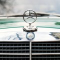 Isklesali Mercedes u kamenu - tvrde da nije spomenik automobilu VIDEO