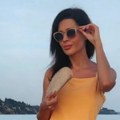 Voditeljka RTS doživela veliku neprijatnost na omiljenom letovalištu Srba Može svakom da se desi, evo šta je snašlo!
