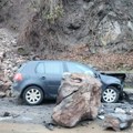 „Stena je samo kliznula niz liticu i pala pravo na auto“: Svedoci nesreće na Ibarskoj magistrali opisali dramatične trenutke…