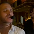 Afterparti sa Sašom Kovačevićem Pevač posle koncerta u Skadarliji napravio spektakl, zapevao i Adil i Sale Tropiko