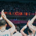Igrači Kluža se priključili navijačima posle poraza od Partizana
