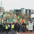 Protesti u Irskoj zbog nafte: Policija uklanja blokade i hapsi demonstrante da ponovo otvori rafineriju