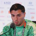 Nezapamćeni skandal: Pobili se novinari usred konferencije, morali da prekinu zbog haosa VIDEO