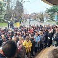 Naprednjačka vlast parama svih Vranjanaca časti radnike eks Koštane pred izbore