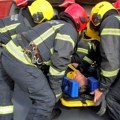 Buknuo požar u Čačku: Povređen muškarac, vatrogasci brzo lokalizovali plamen