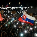 Jedan od najvećih protesta u istoriji Slovačke: Desetine hiljada ljudi na ulicama Bratislave: Traže ostavku Fica