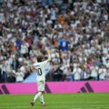 Fudbaleri Reala pobedili Osasunu, Modrić se oprostio od navijača