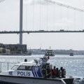 У судару путничког и теретног брода на Босфору повређено осам особа