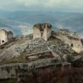 "Izgubljeni gradovi Balkana": Srednjovekovni grad Koznik - arheološki dragulj u aleksandrovačkoj župi