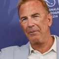 Кевин Костнер глуми Била Клинтона? Познати су и детаљи