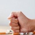 Otvorena prva škola za odvikavanje od pušenja u Centru za narkologiju u Moskvi, prihvaćeno prvih 30 pacijenata
