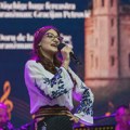 „Banatska ravnica“ u Ečki: Veče rumunske tradicije u jedinstvenom ambijentu ispred Kule „Banatska ravnica“ u Ečki