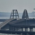Obustavljen saobraćaj na Krimskom mostu, dve osobe poginule