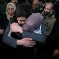 Produženo primirje za još dva dana: Izrael oslobodio 33 palestinska zatvorenika: Autobus Crvenog krsta stigao u Ramalu