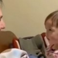 Mališani prvi put vide tatu bez brade Njihove burne reakcije će vas nasmejati! (video)