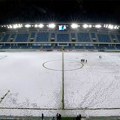 Ništa od fudbala u Superligi zbog snega: Ekipe došle na stadion, ali je teren zavejan