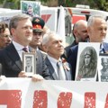 Učesnici marša Besmrtnog puka krenuli od Groblja oslobodilaca ka Trgu Republike