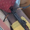 (Foto) Sumnja se da su planirali napade na policiju, institucije i medijske kuće: Detalji hapšenja više lica, kod jednog…